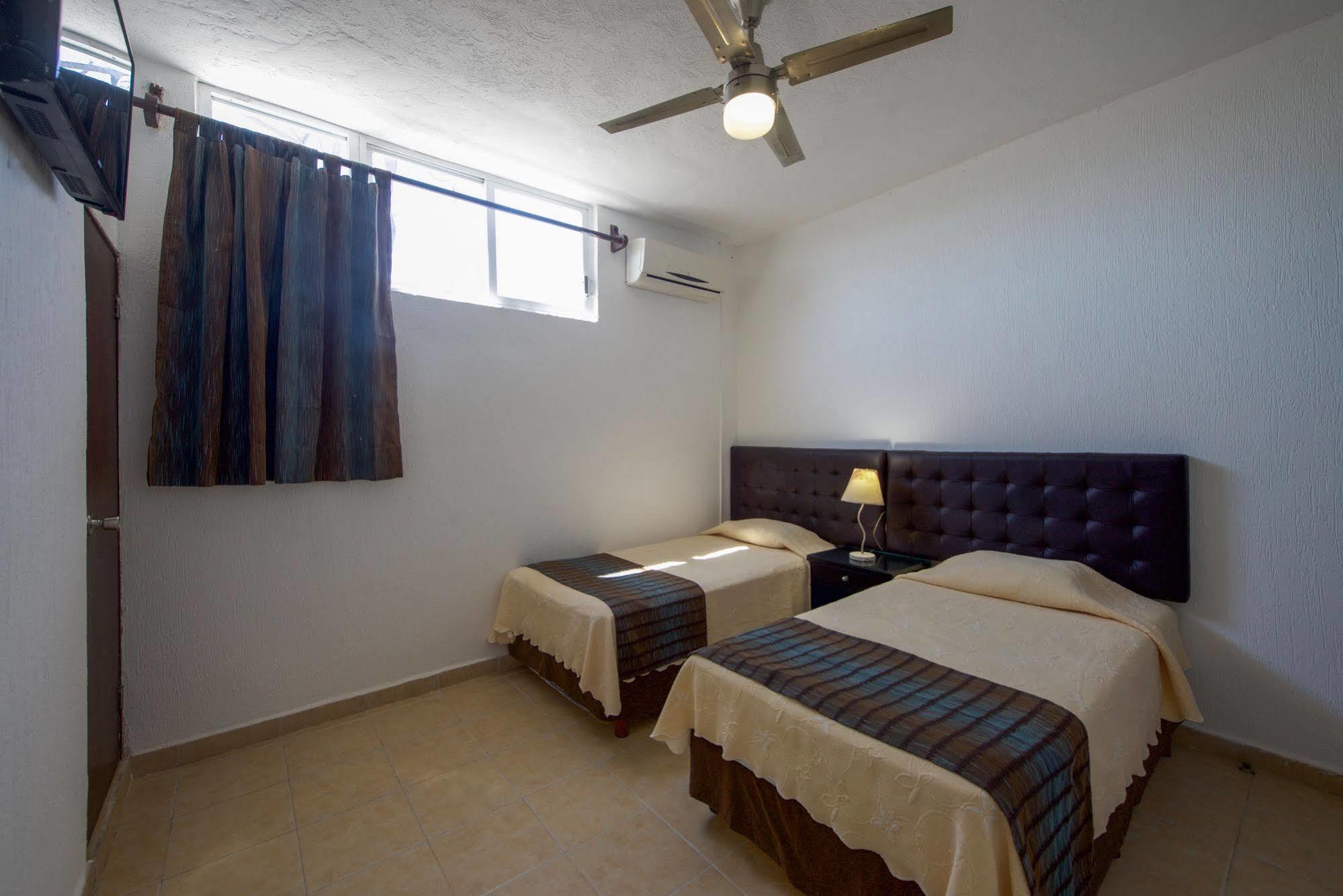 Hotel Villa Fontana Chetumal Exteriör bild